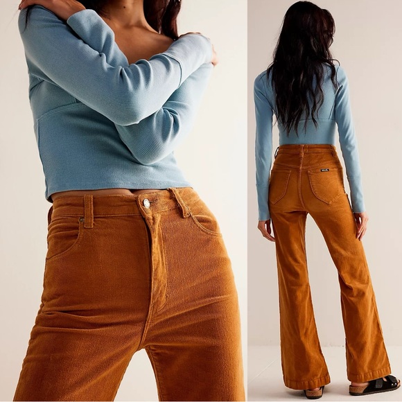 ROLLA'S Pants - Rolla’s High Rise East Coast Corduroy Flare Pant in Tan Cord